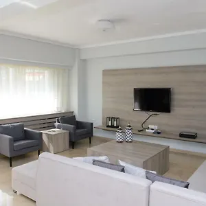 https://grey-suite-filoxenia.hotels-of-thessaloniki.com