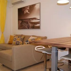 https://brand-new-luxus-apartment.hotels-of-thessaloniki.com